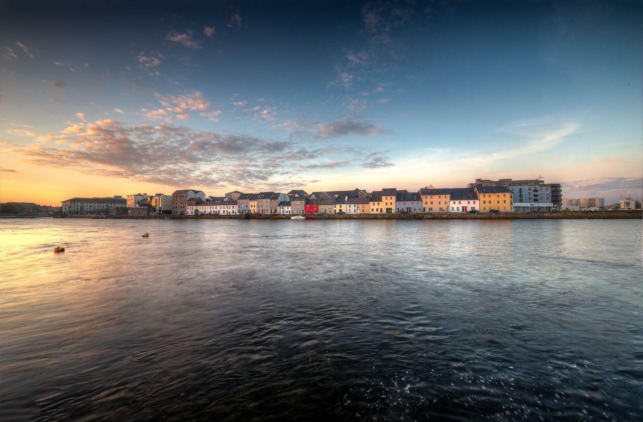Spanish Arch Galway Extérieur photo